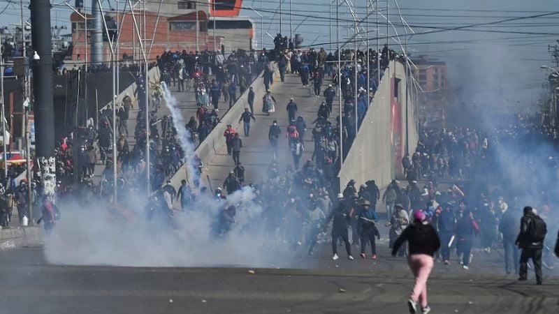Crisis en Bolivia; La Paz sigue bloqueada