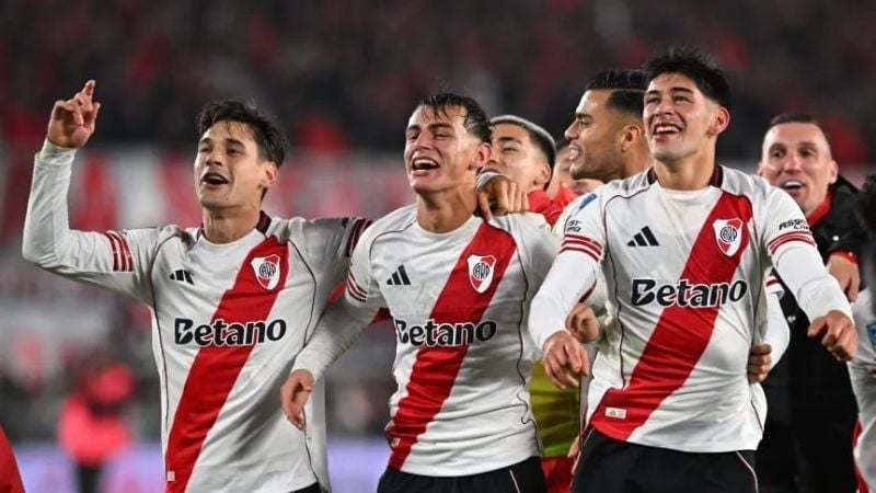 Inédito River plagado de pibes propios