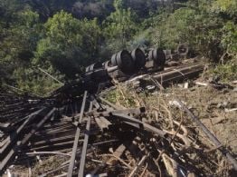 Precaución en la Cuesta del Totoral: volcó un camión y trabajan equipos de emergencia