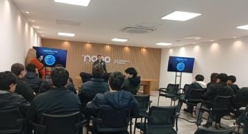 Policías brindaron una charla de prevención sobre ciberdelitos