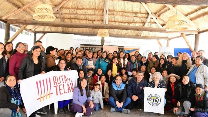 Importante convocatoria en talleres de teñido textil con pigmentos naturales