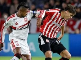Estudiantes con el desafío de Flamengo, en Río