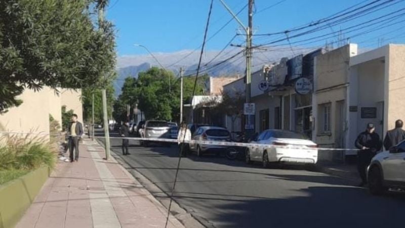Un hombre se descompensó y murió en pleno centro
