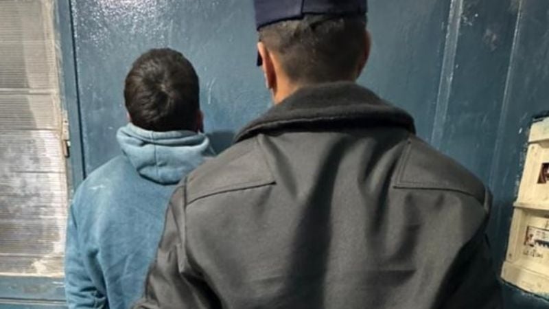 Detuvieron a un joven acusado de robarle a su propia madre en la Capital