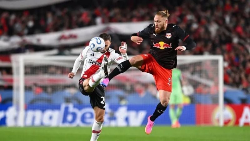Agónico empate dejó a River líder e invicto