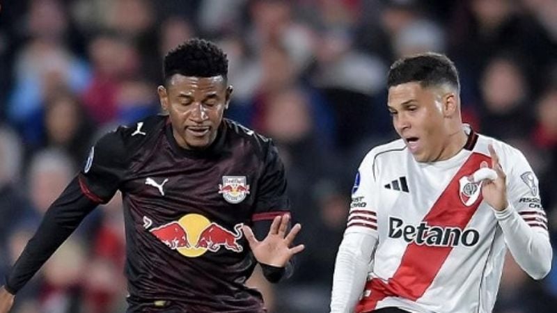 Agónico empate dejó a River líder e invicto