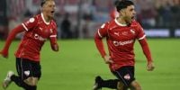 MONTIEL festejando su golazo de tiro libre, para el camino al triunfo del 