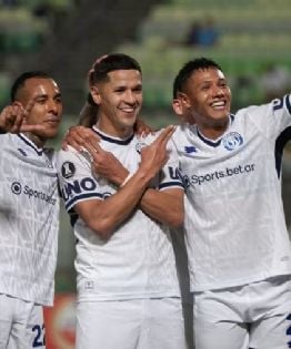 Noche estelar de Arce, con hat-trick para “la Lepra”