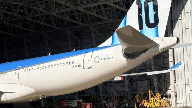 Aerolíneas Argentinas cancela vuelos al Mundial por falta de demanda y costos récord