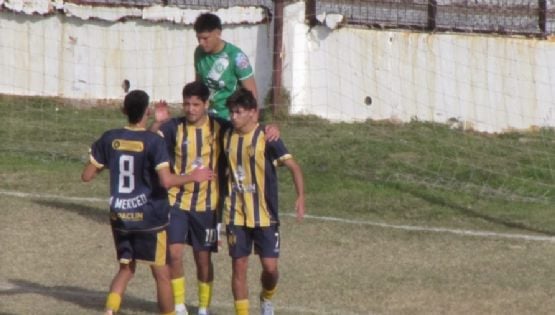 Obreros y “Defe” golearon en el Anual chacarero