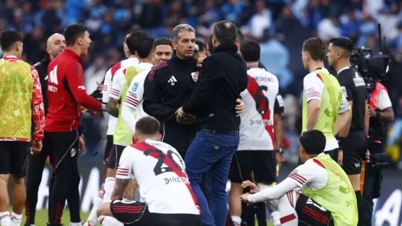 Sin descanso tras la caída, River vuelve a entrenar