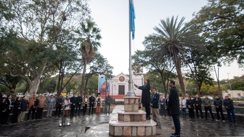Cálido homenaje a la Patria en Fray Mamerto Esquiú