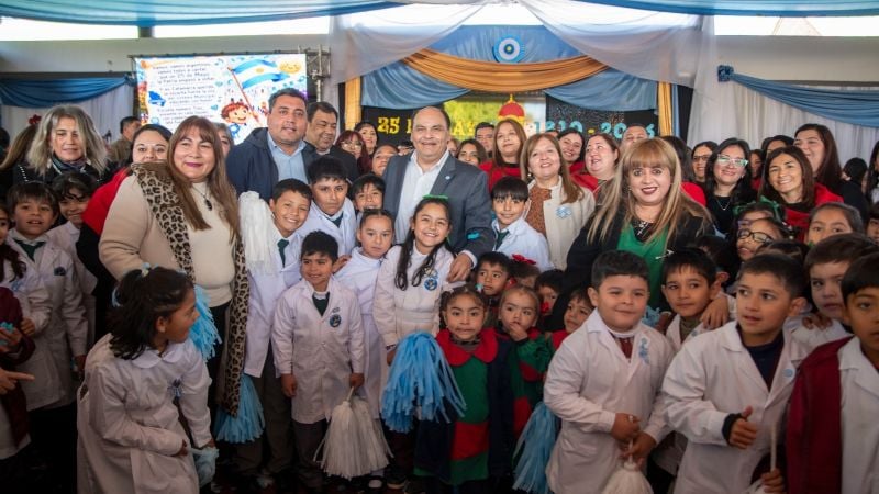 Saadi encabezó el acto por la Revolución de Mayo en la Escuela Municipal N° 3