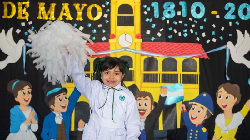 Saadi encabezó el acto por la Revolución de Mayo en la Escuela Municipal N° 3