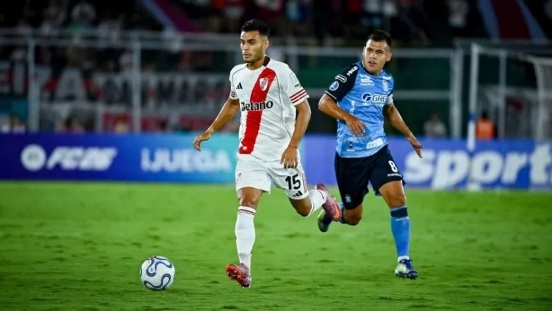 River por el pase a 8vos., ante Blooming