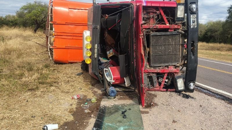 Volcó un camión en la Ruta Nacional 64