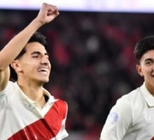 River terminó jugando con “11” pibes del club