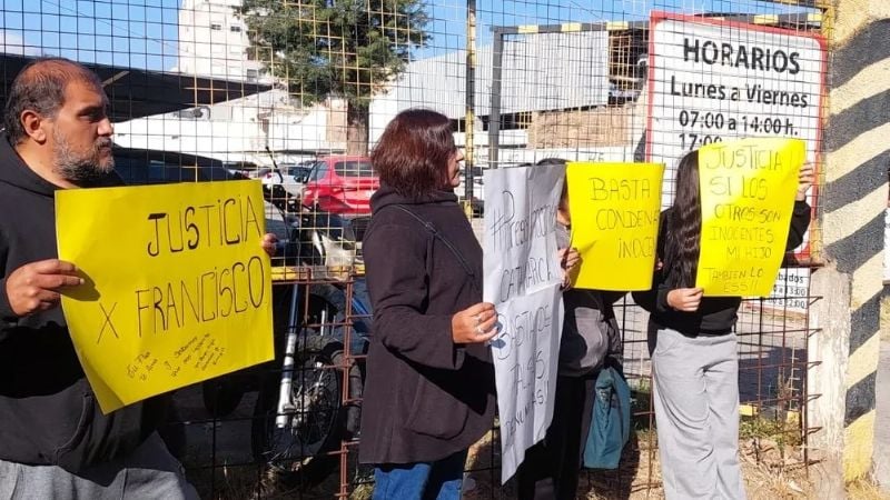Familiares de condenados reclamaron por fallos judiciales y pidieron revisar las sentencias