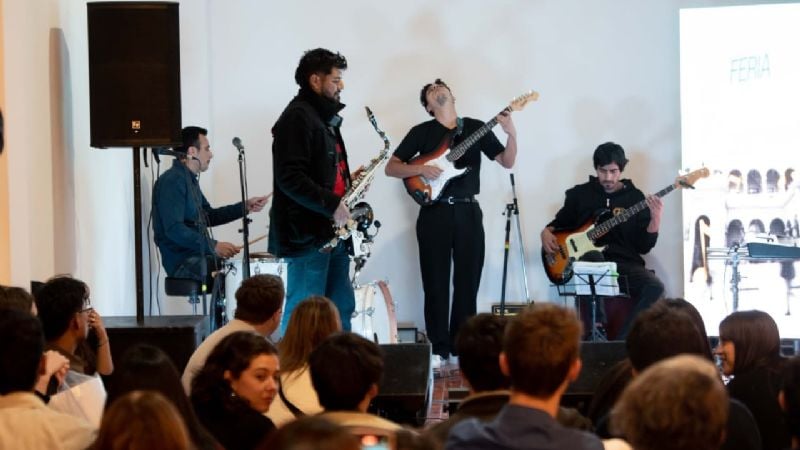 Cultura de la Capital celebró el Día Internacional del Jazz con una gran feria y música en vivo