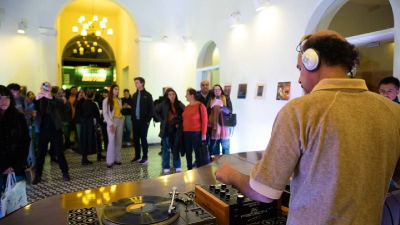 Cultura de la Capital celebró el Día Internacional del Jazz con una gran feria y música en vivo