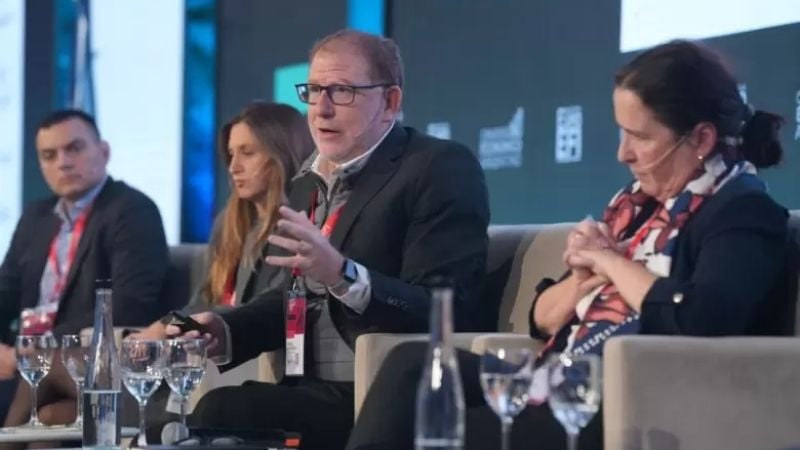 Economistas analizan el rumbo económico y advierten sobre desafíos en la etapa que viene