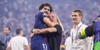 Vitinha y Luis Enrique celebran el bicampeonato de PSG en la UEFA Champions League.