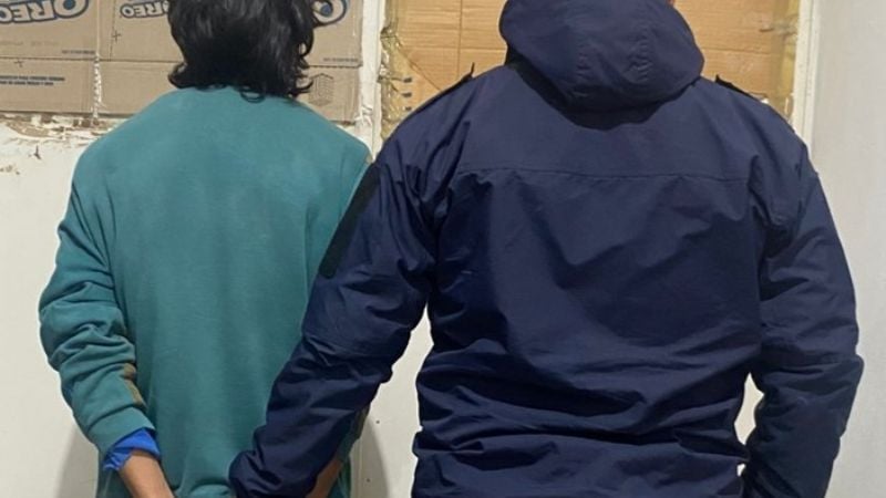 Intentó escapar con puerta y ventanas que no eran suyas y terminó detenido