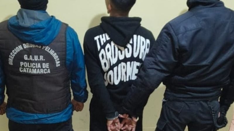 Narcomenudeo en Santa María: detienen a un joven y secuestran droga, celulares y una motocicleta