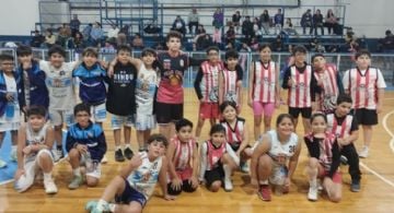 Posiciones de Minibásquet y Femenino