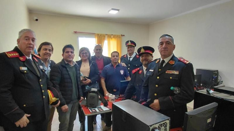 Valle Viejo celebró el egreso de nuevos bomberos voluntarios y la puesta en valor del cuartel chacarero