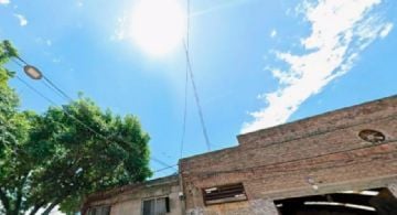 Tragedia: murió un operario tras caer desde una antena en desmonte