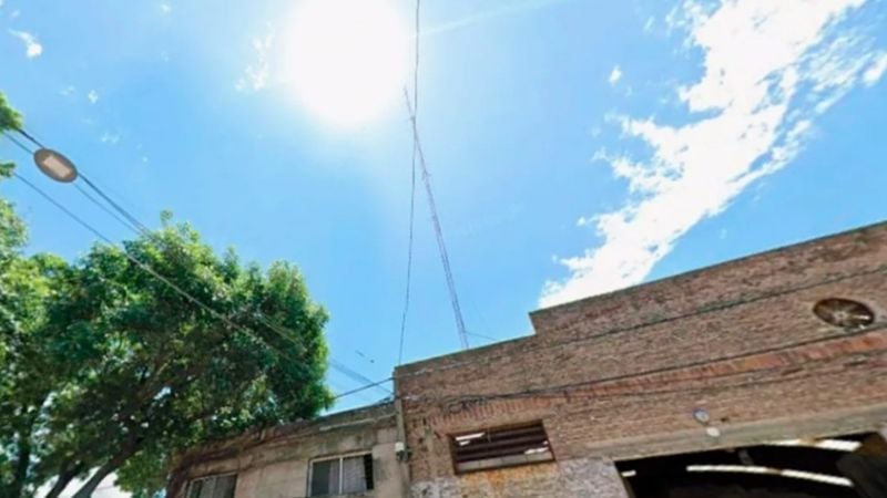 Tragedia: murió un operario tras caer desde una antena en desmonte