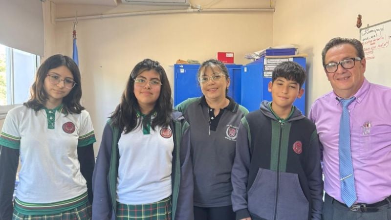 Estudiantes de la Miguel Cané brillaron en competencia internacional