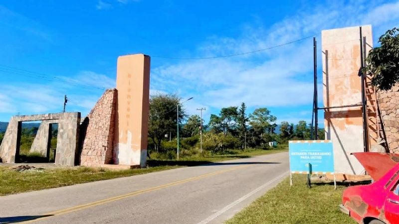 Avanzan las obras para renovar espacios públicos y accesos en Alijilán