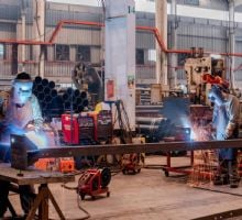 La industria tuvo su primera mejora anual en nueve meses y recuperó la caída de febrero