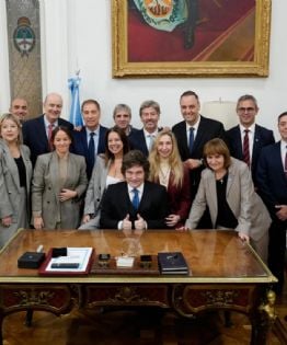 Milei respaldó una vez más a Adorni: “No lo voy a ejecutar para ganar una elección”