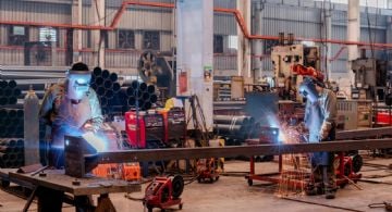 La industria tuvo su primera mejora anual en nueve meses y recuperó la caída de febrero