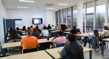 Inició el programa de fortalecimiento "Emprende entre pares"