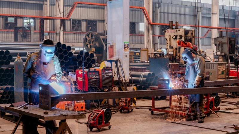 La industria tuvo su primera mejora anual en nueve meses y recuperó la caída de febrero