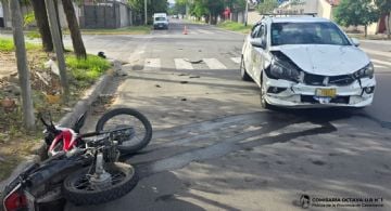 Motociclista herido tras chocar con un taxi en el norte de la Capital