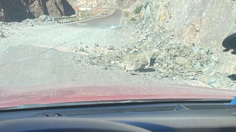 Precaución en Quebrada Las Angosturas por desprendimientos sobre la calzada