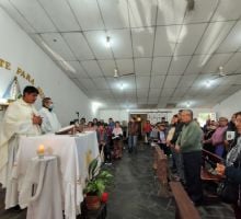 El padre Carlos Bazán celebró si primera Misa en el Oratorio Divino Niño Jesús