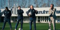 SAMPAOLI y su equipo de trabajo al ser pesentado hoy por el presidente Fassi a plantel de Talleres.