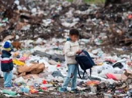 Una familia necesitó casi $1,5 millones en mayo para no ser pobre