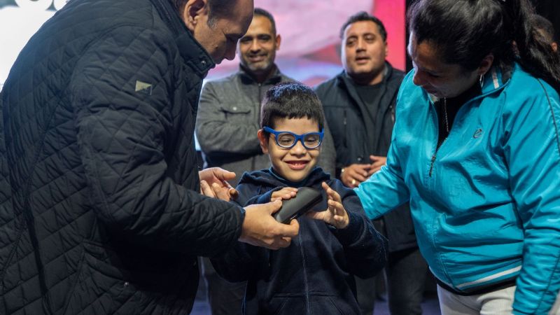 El programa "Te Veo Bien" alcanzó los 15.000 lentes gratuitos entregados en la Capital