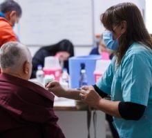 Capital llevó adelante una jornada de vacunación para adultos mayores en el Consejo Multisectorial