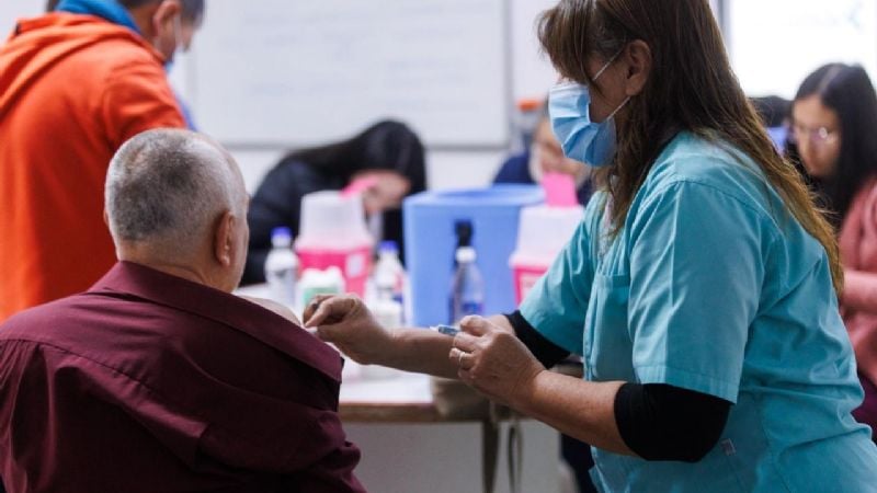 Capital llevó adelante una jornada de vacunación para adultos mayores en el Consejo Multisectorial