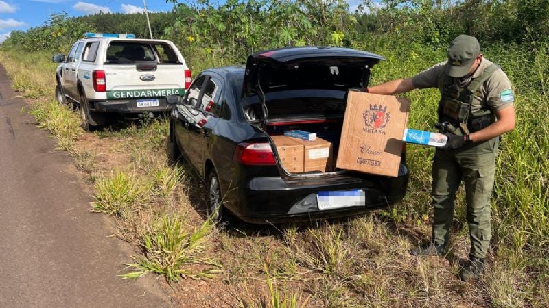 Gendarmería secuestró más de 15 kilos de marihuana y casi 8.000 paquetes de cigarrillos