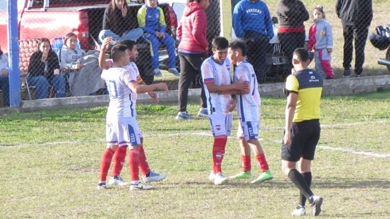 Obreros se floreó por Paclín: 5-0 a La Merced