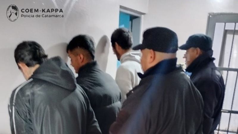 Se resistieron a ser identificados y terminaron presos
